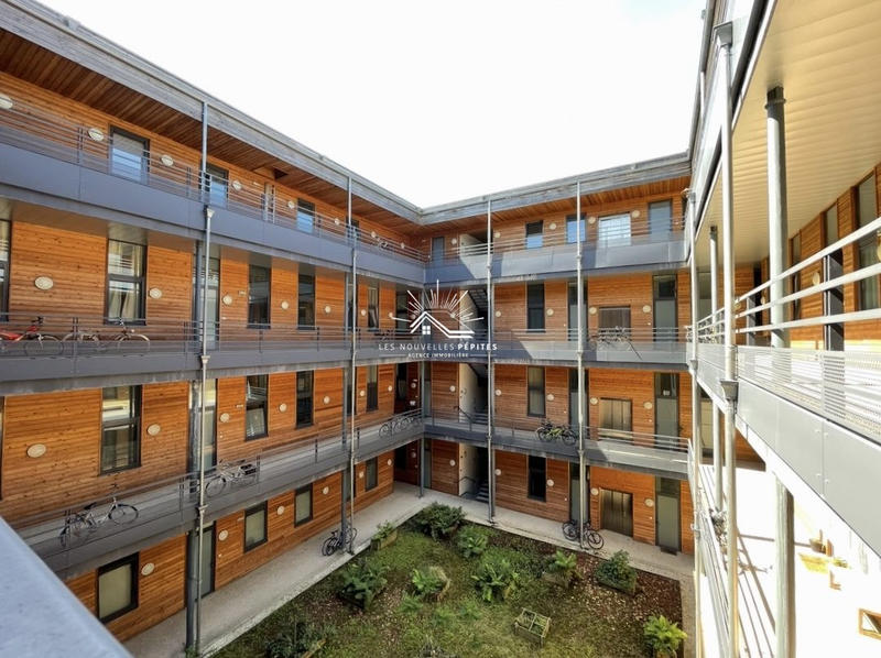 Loft - 43 m² - 2 pièces