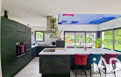 Maison - 121 m² - 5 pièces