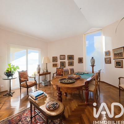 Maison - 350 m² - 6 pièces