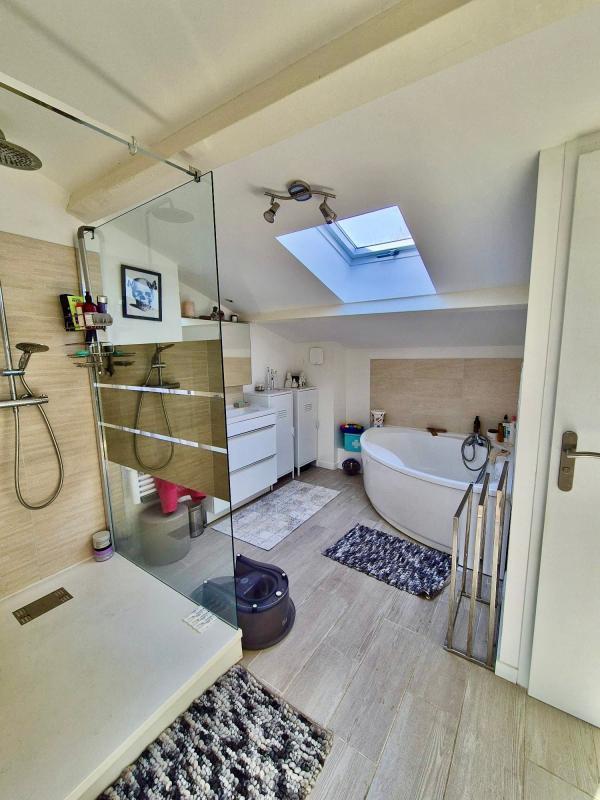 Maison - 213 m² - 5 pièces