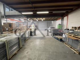 Entrepôt - 887 m²