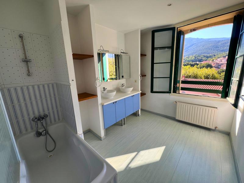 Maison - 101 m² - 5 pièces