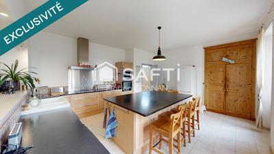 Maison - 225 m² - 9 pièces