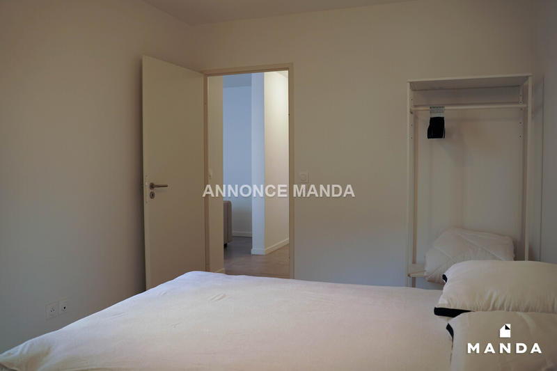 Chambre - 12 m² - 5 pièces