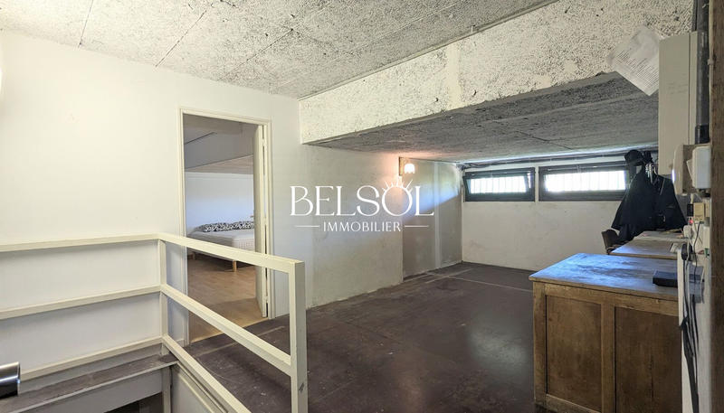 Maison traditionnelle - 230 m² - 7 pièces