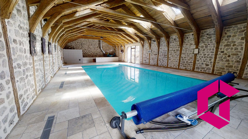 Maison - 350 m² - 8 pièces