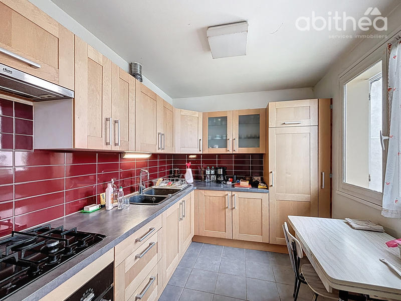 Maison - 83 m² - 5 pièces