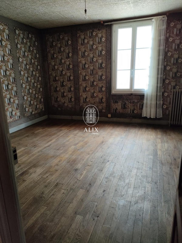 Maison - 104 m² - 7 pièces