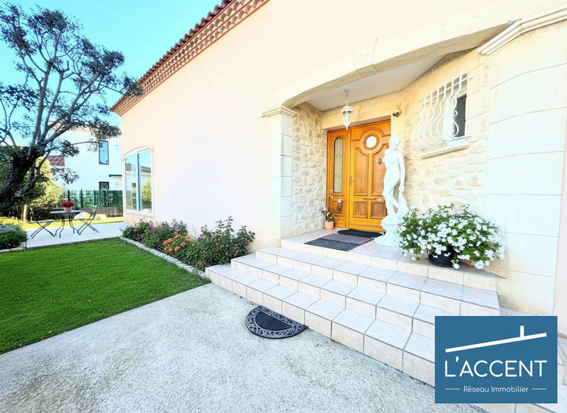 Villa - 240 m² - 7 pièces