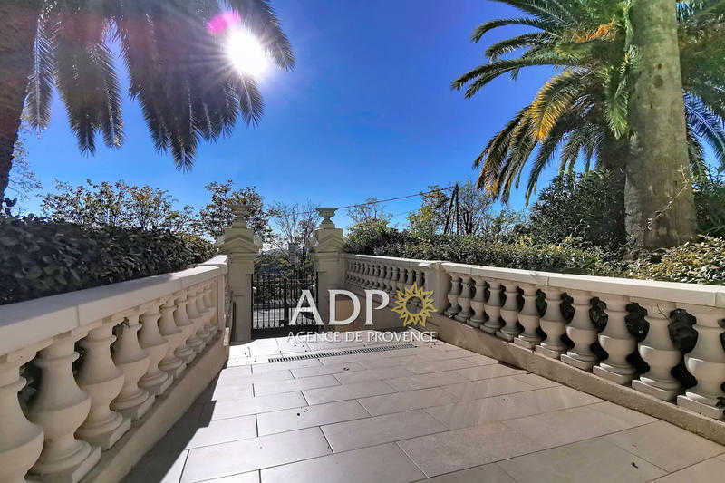 Appartement - 111 m² - 3 pièces