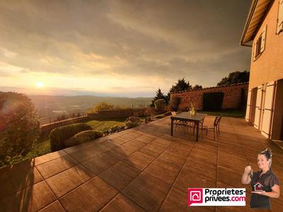 Maison - 111 m² - 4 pièces