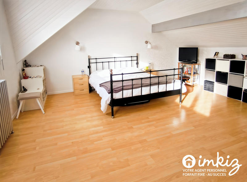 Maison - 211 m² - 8 pièces