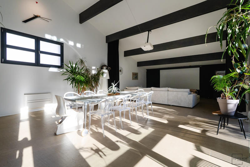 Maison contemporaine - 350 m² - 9 pièces