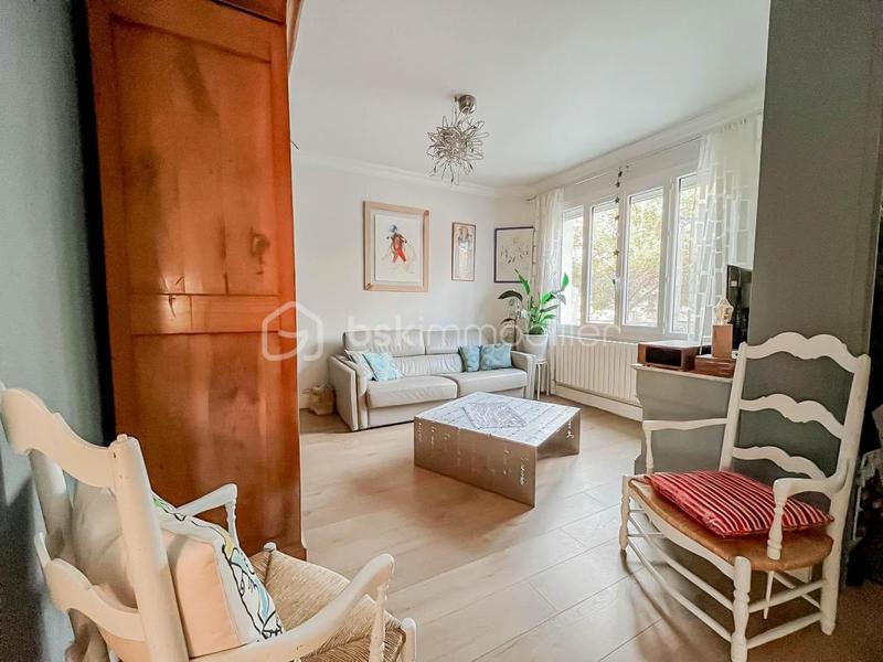 Maison traditionnelle - 90 m² - 5 pièces