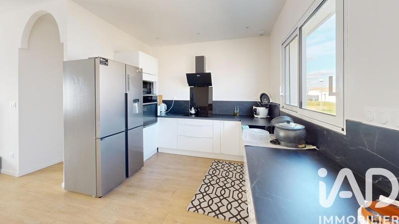 Maison - 95 m² - 5 pièces