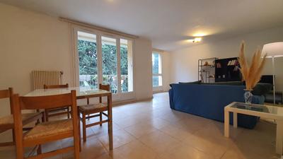 Appartement - 94 m² - 5 pièces