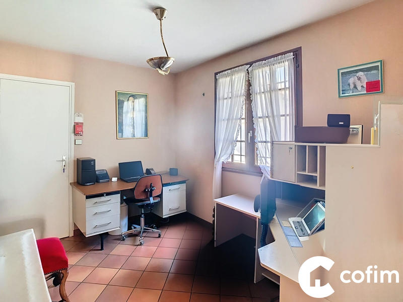 Maison traditionnelle - 151 m² - 6 pièces