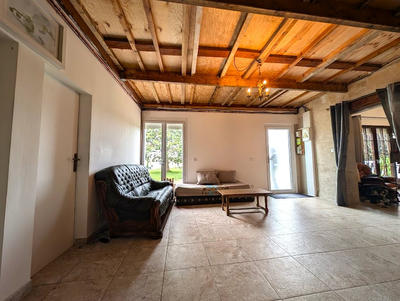 Maison - 180 m² - 9 pièces