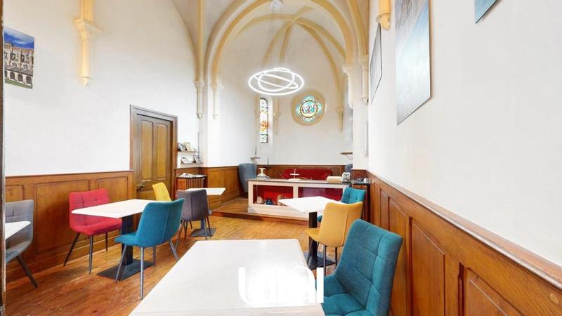 Maison - 450 m² - 16 pièces