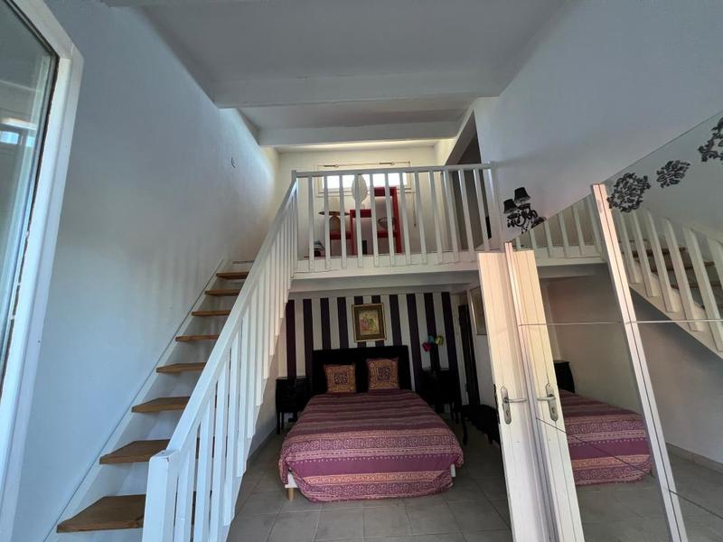 Maison - 275 m² - 6 pièces