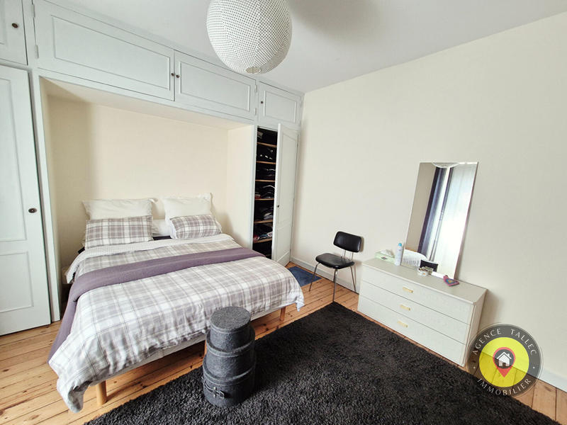 Maison - 484 m² - 11 pièces