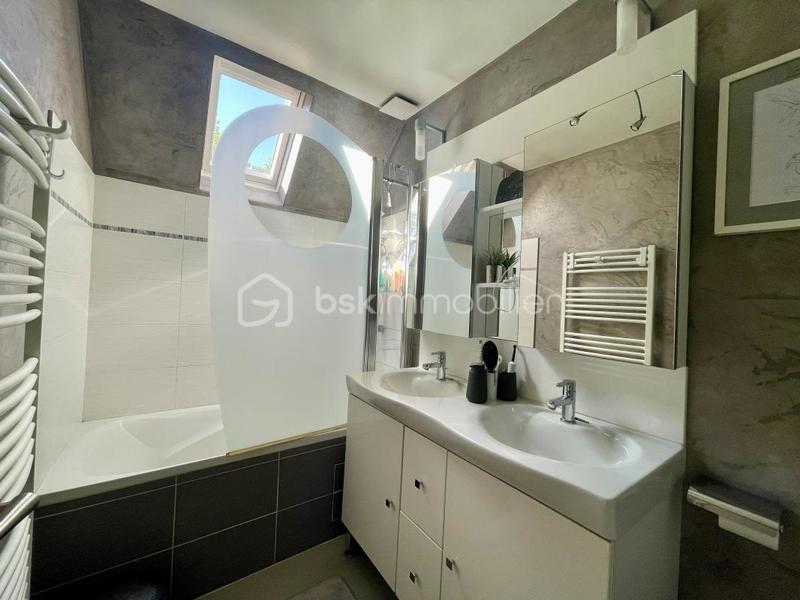 Maison - 185 m² - 7 pièces