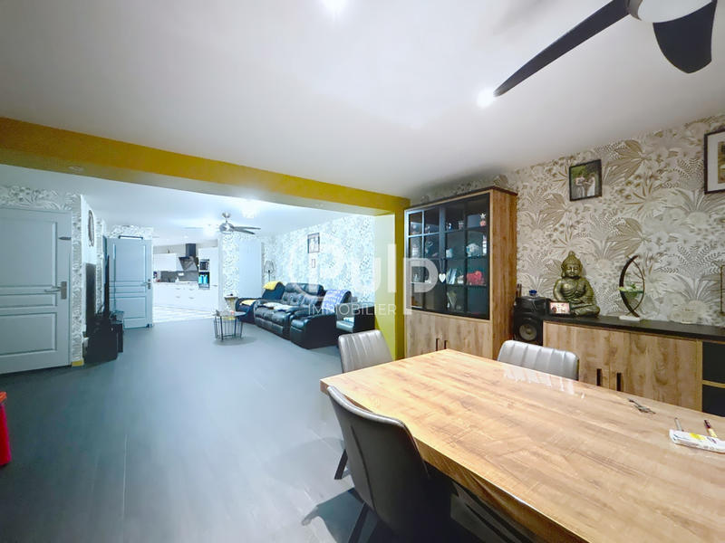 Maison - 200 m² - 7 pièces