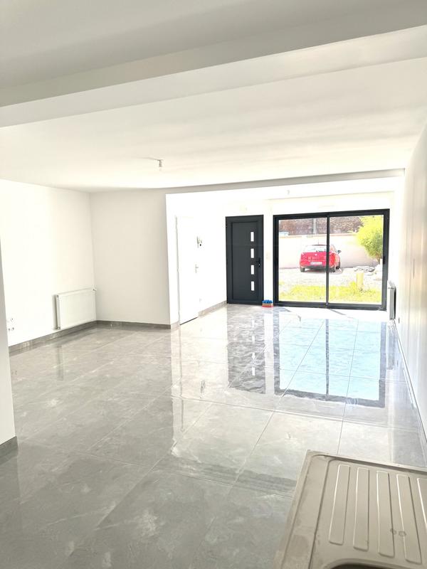 Maison traditionnelle - 76 m² - 4 pièces