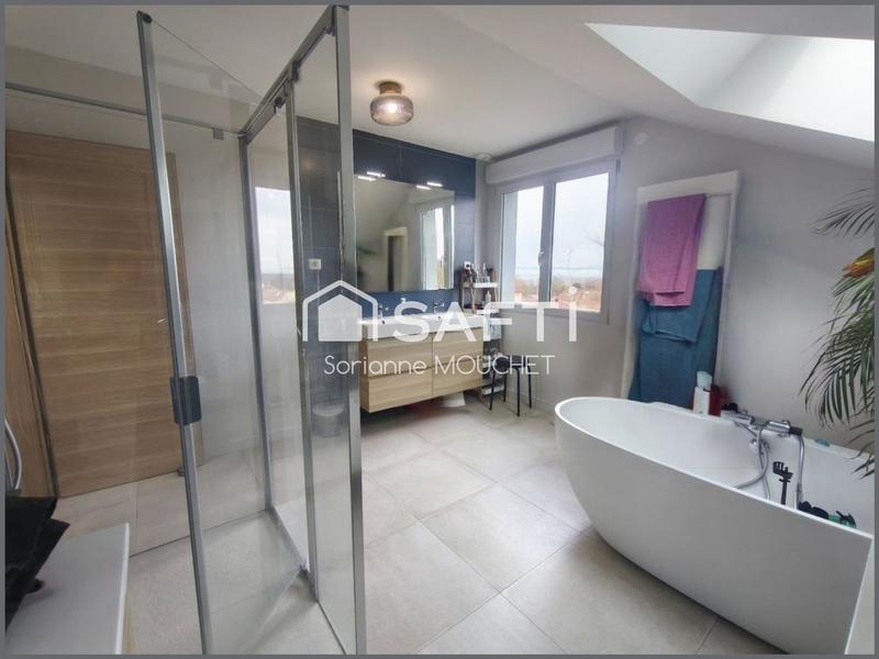 Maison - 153 m² - 5 pièces