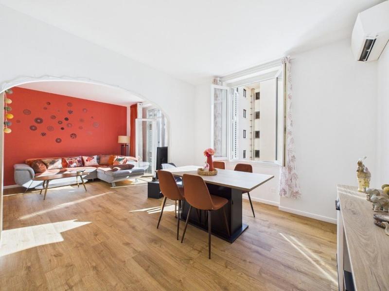 Appartement - 83 m² - 3 pièces