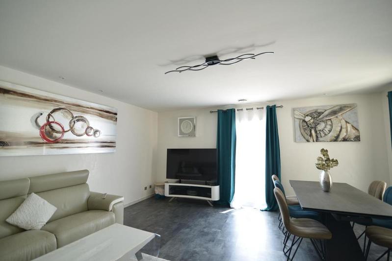 Maison - 122 m² - 6 pièces