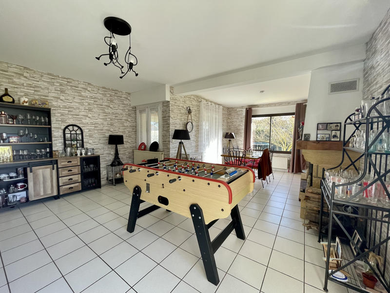 Maison - 230 m² - 6 pièces