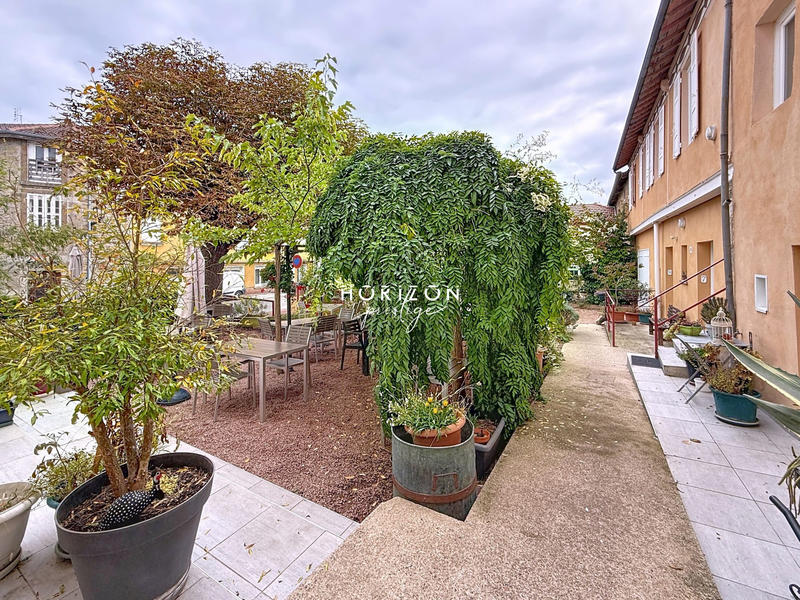 Maison ancienne - 400 m² - 15 pièces