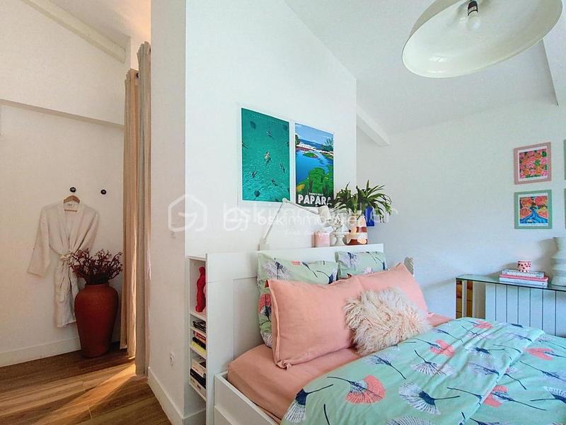 Propriété - 253 m² - 8 pièces