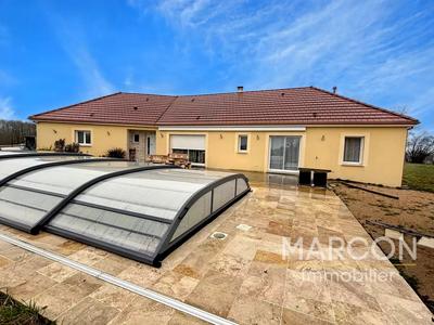 Maison - 140 m² - 6 pièces