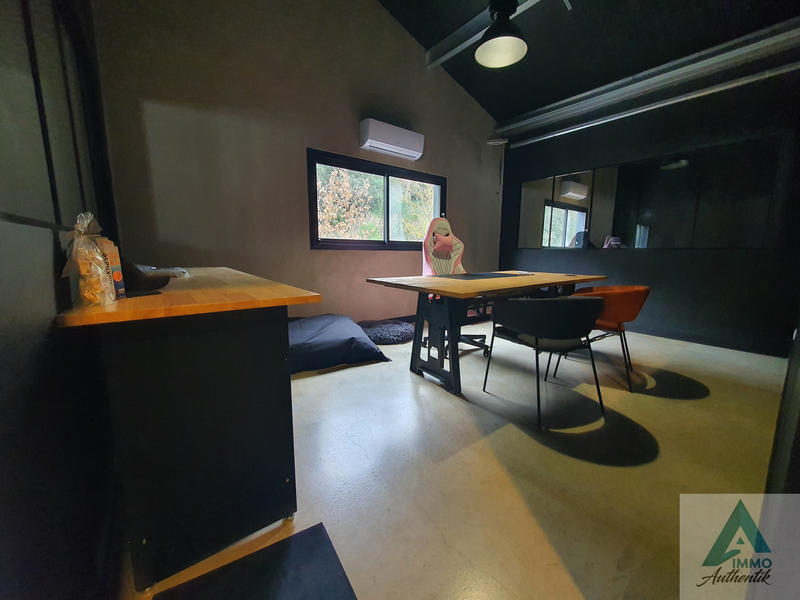 Local commercial - 400 m² - 6 pièces