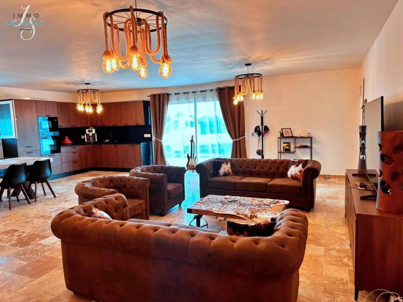 Maison - 115 m² - 5 pièces