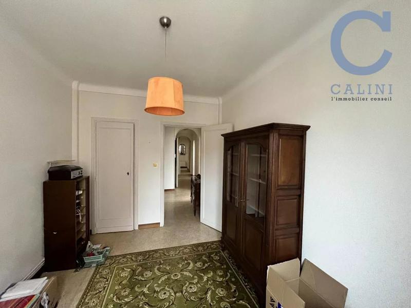 Appartement - 117 m² - 6 pièces