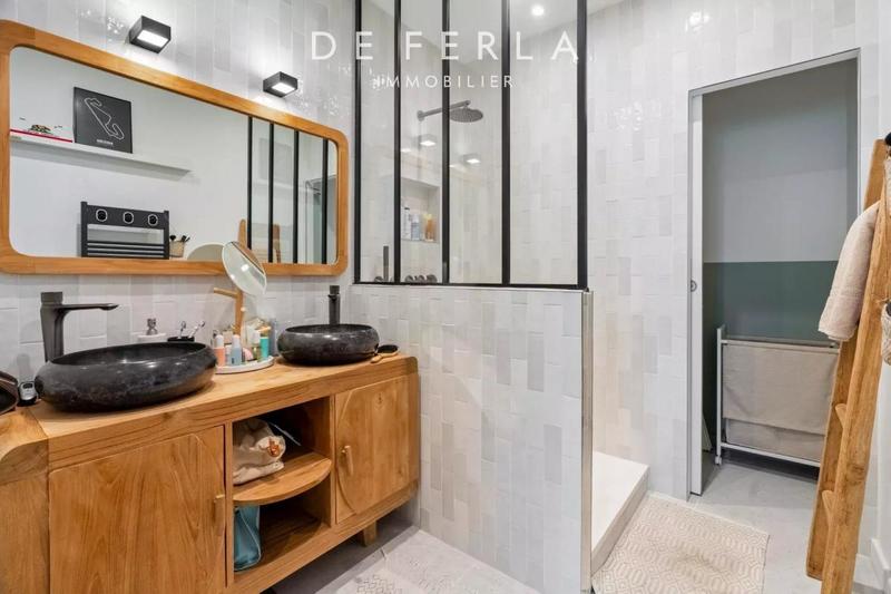 Appartement - 110 m² - 6 pièces