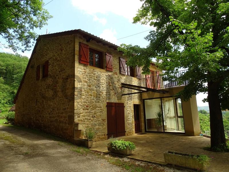 Maison - 170 m² - 9 pièces