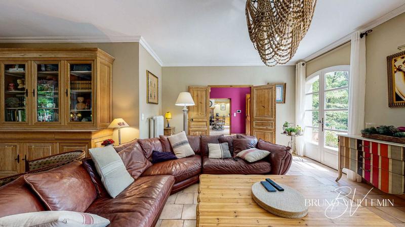 Maison - 206 m² - 8 pièces