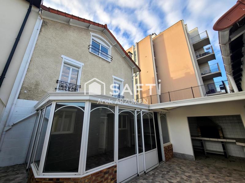 Maison - 277 m² - 6 pièces