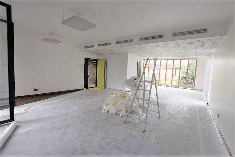 Bureau - 84 m² - 1 pièce