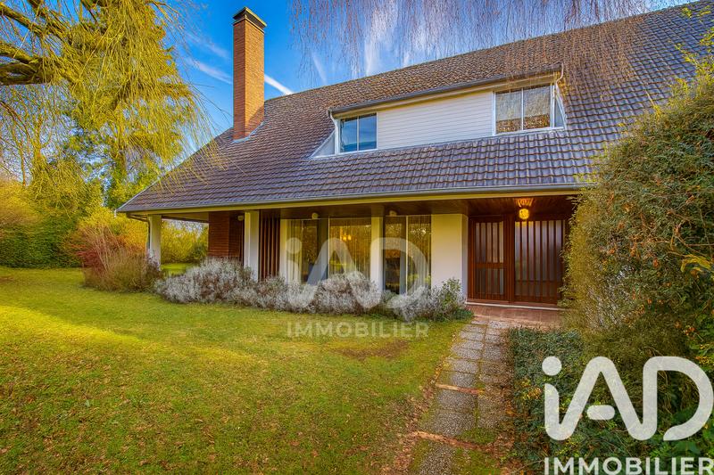 Maison - 223 m² - 8 pièces