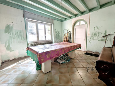 Maison - 219 m² - 8 pièces