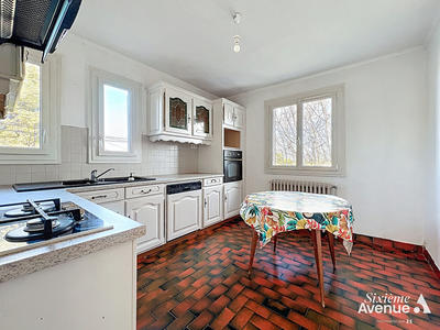 Maison - 107 m² - 5 pièces