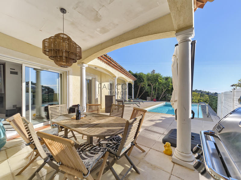 Villa - 165 m² - 6 pièces