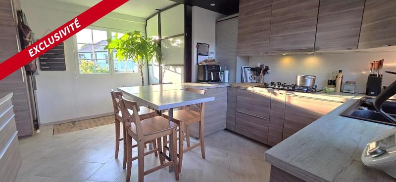 Maison - 178 m² - 8 pièces