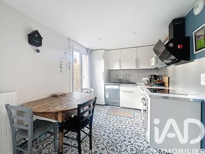 Maison - 90 m² - 4 pièces