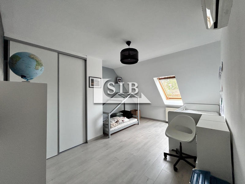 Maison - 168 m² - 8 pièces